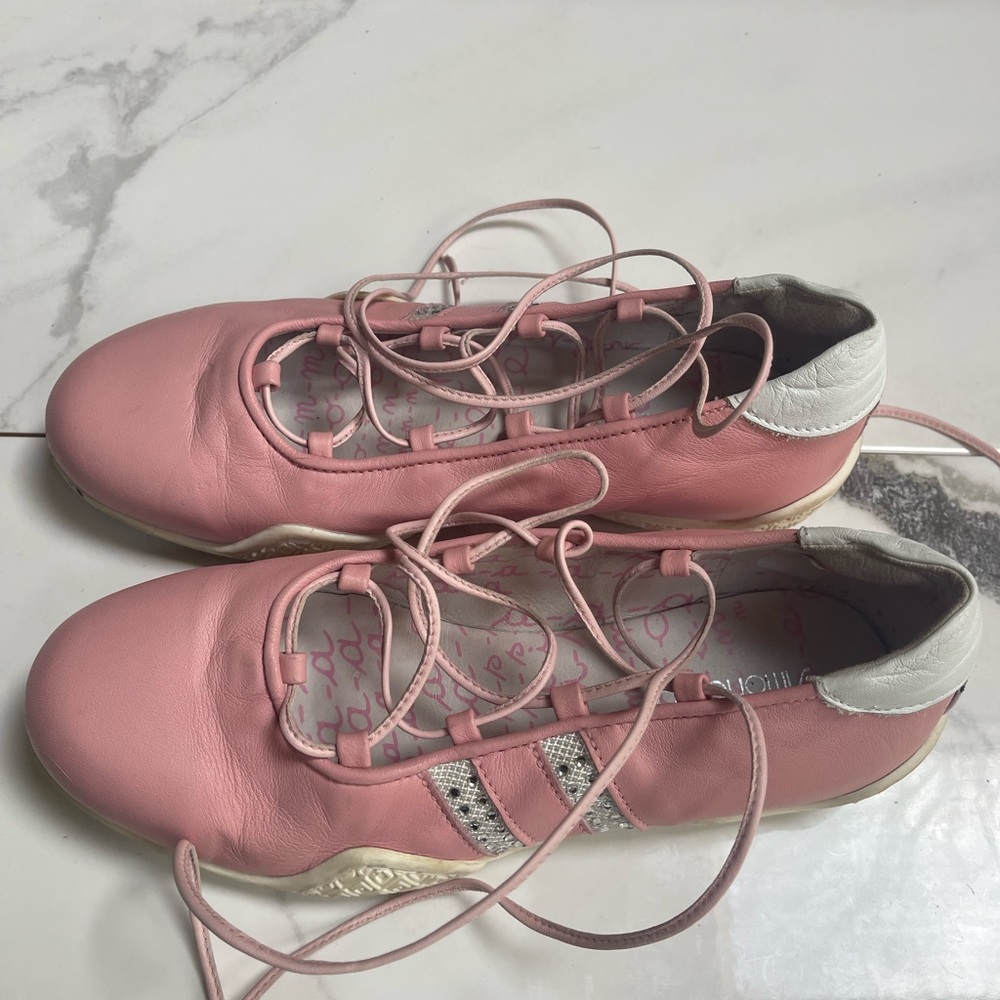 Simonetta leather pink shoes with laces European size 34.